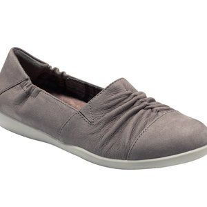 Earth Origins Fara in Nubuck, Color Thistle. Size 8.5